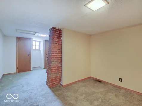 1297 Wayne Street Noblesville IN 46060