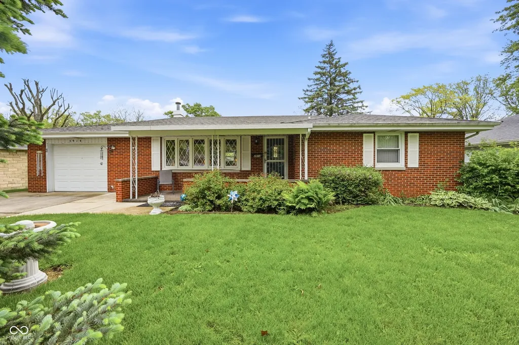 3914 N Lanewood Drive Muncie IN 47304