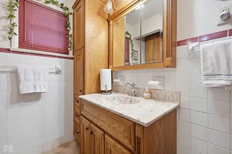 3914 N Lanewood Drive Muncie IN 47304