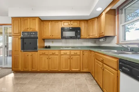 852 Knollwood Drive Columbus IN 47203