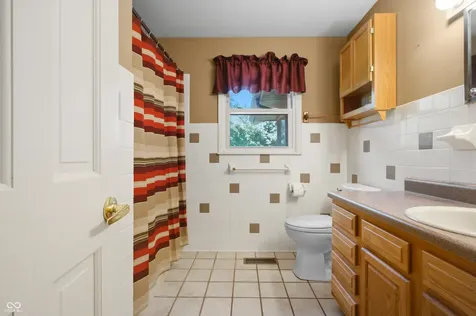 852 Knollwood Drive Columbus IN 47203