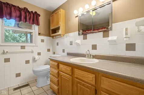 852 Knollwood Drive Columbus IN 47203