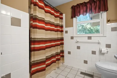 852 Knollwood Drive Columbus IN 47203