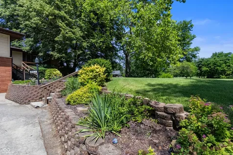 852 Knollwood Drive Columbus IN 47203