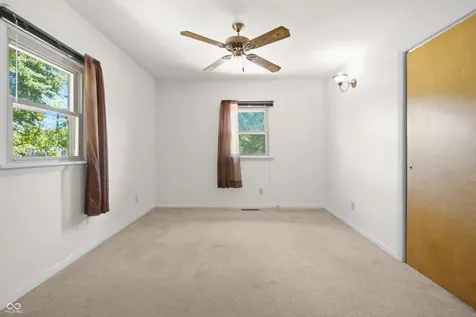 852 Knollwood Drive Columbus IN 47203