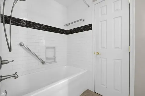 852 Knollwood Drive Columbus IN 47203