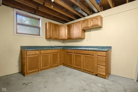 852 Knollwood Drive Columbus IN 47203