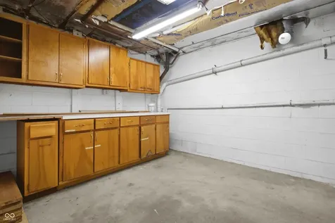 852 Knollwood Drive Columbus IN 47203
