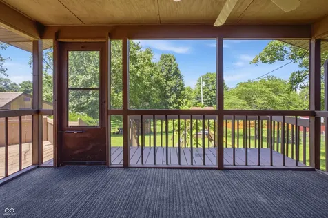 852 Knollwood Drive Columbus IN 47203