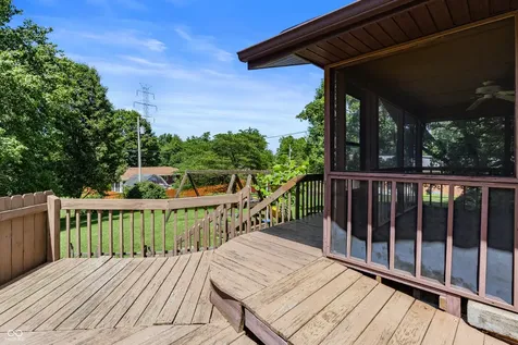 852 Knollwood Drive Columbus IN 47203