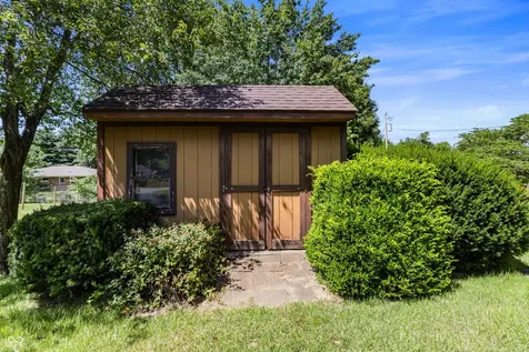 852 Knollwood Drive Columbus IN 47203