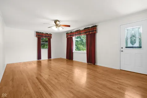 852 Knollwood Drive Columbus IN 47203