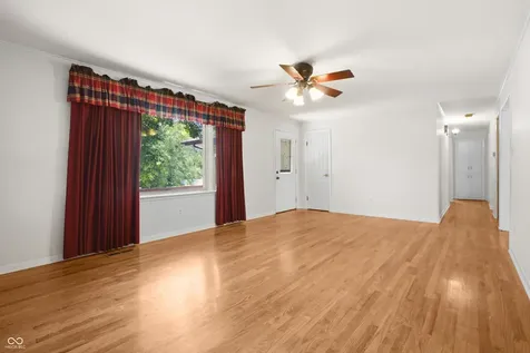 852 Knollwood Drive Columbus IN 47203