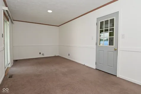 1040 Emory Lane Indianapolis IN 46241