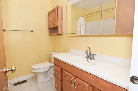 1040 Emory Lane Indianapolis IN 46241