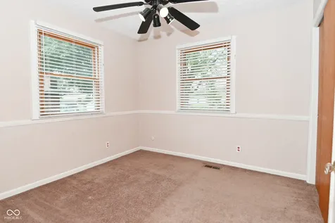 1040 Emory Lane Indianapolis IN 46241
