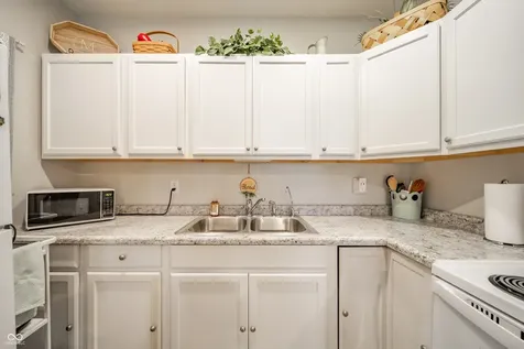10806 Melissa Ann Drive Avon IN 46234