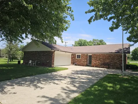2 Calle De Real Street Pendleton IN 46064