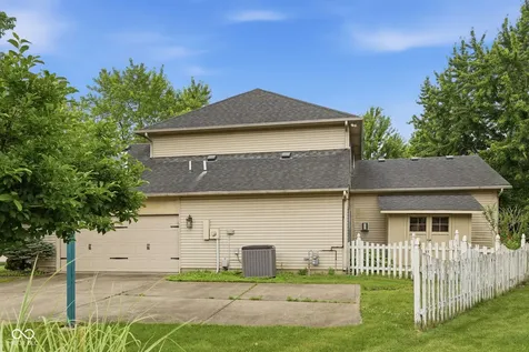 11384 Songbird Lane Fishers IN 46038