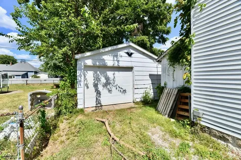 208 E Sherman Street Windfall IN 46076