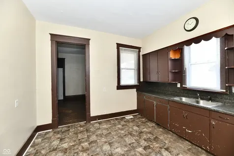 208 E Sherman Street Windfall IN 46076