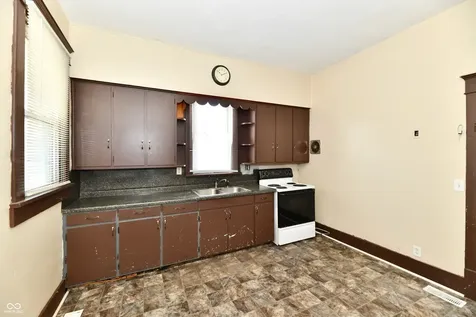 208 E Sherman Street Windfall IN 46076