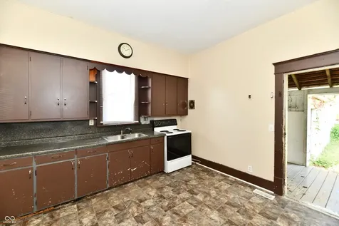 208 E Sherman Street Windfall IN 46076
