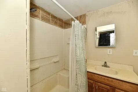 208 E Sherman Street Windfall IN 46076