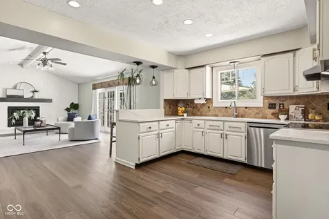11499 Valley Meadow Drive Zionsville IN 46077