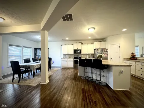 7235 Wilshire Way Avon IN 46123