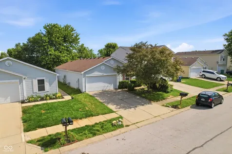 10688 Glenayr Drive Camby IN 46113