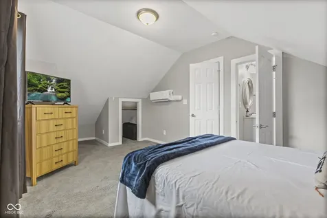365 E Morris Street Indianapolis IN 46225