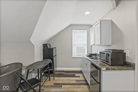 365 E Morris Street Indianapolis IN 46225