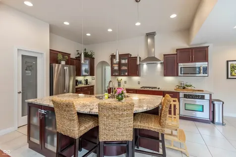 5560 Treeline Drive Columbus IN 47201
