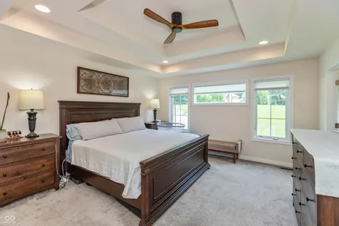 5560 Treeline Drive Columbus IN 47201