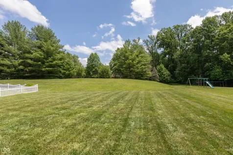 5560 Treeline Drive Columbus IN 47201