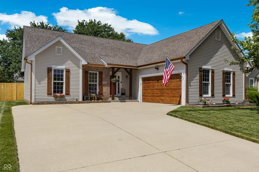 5926 Regency Drive Columbus IN 47203