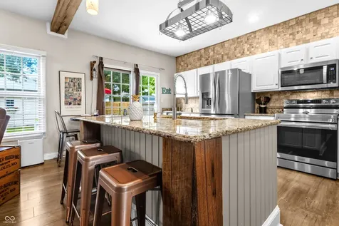 5926 Regency Drive Columbus IN 47203