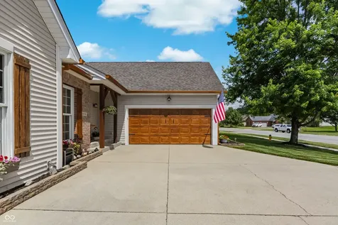 5926 Regency Drive Columbus IN 47203