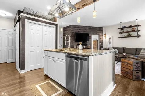 5926 Regency Drive Columbus IN 47203
