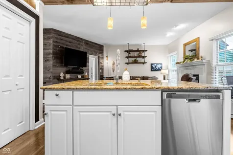 5926 Regency Drive Columbus IN 47203