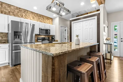 5926 Regency Drive Columbus IN 47203