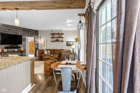 5926 Regency Drive Columbus IN 47203