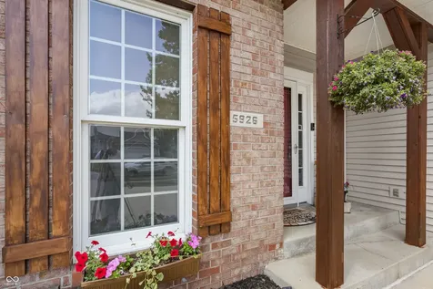 5926 Regency Drive Columbus IN 47203