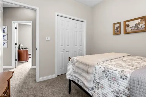 5926 Regency Drive Columbus IN 47203