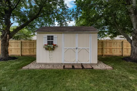 5926 Regency Drive Columbus IN 47203