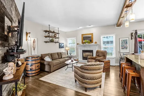 5926 Regency Drive Columbus IN 47203