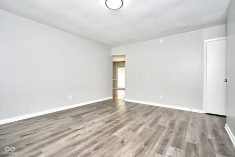 805 Burr Oak Drive Indianapolis IN 46217