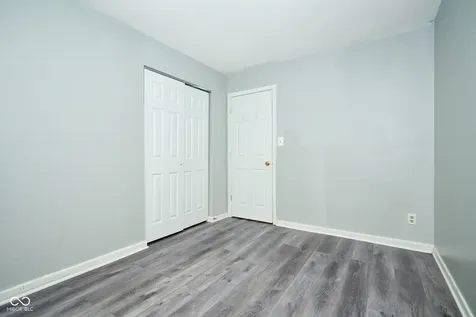 805 Burr Oak Drive Indianapolis IN 46217