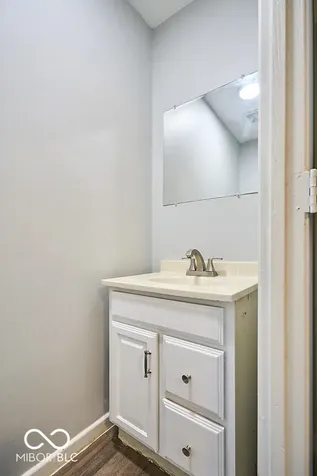 805 Burr Oak Drive Indianapolis IN 46217